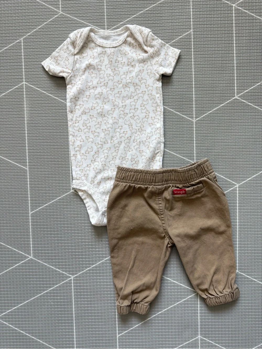 Wrangler|Baby boy set,Khaki Elastic Waist Pants & white bear print onesie•6-9M